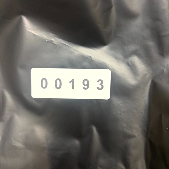 Riley’s Closet by Helena Lemon Print Pom Pom Baby Romper – Size 6-12M - Picture 7 of 7